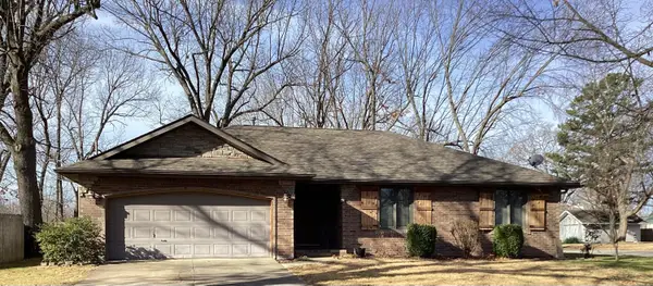 5747 S Morning Glory Lane, Battlefield, MO 65619