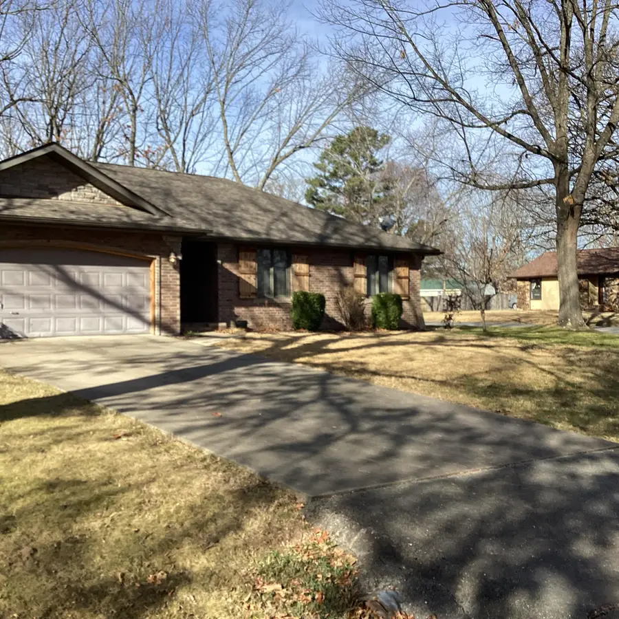 5747 S Morning Glory Lane, Battlefield, MO 65619 - Image #2