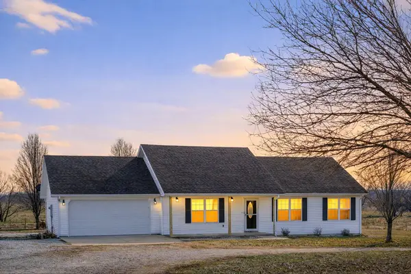 172 E 316th Road, Humansville, MO 65674