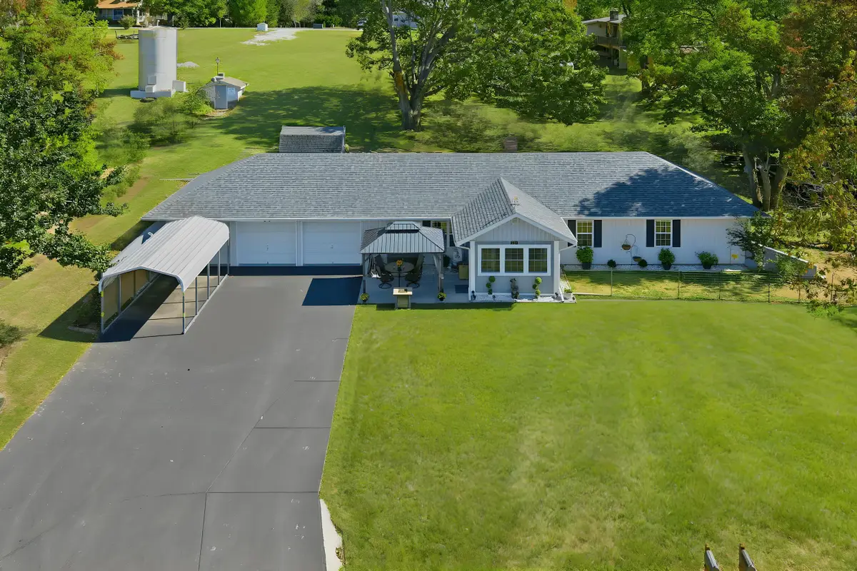 226 Hunt Club Circle, Galena, MO 65656 - Image #1