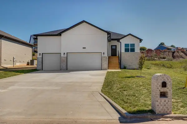 2116 N Bradbury Lane, Ozark, MO 65721