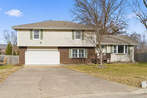 719 E Westchester Court, Springfield, MO 65810