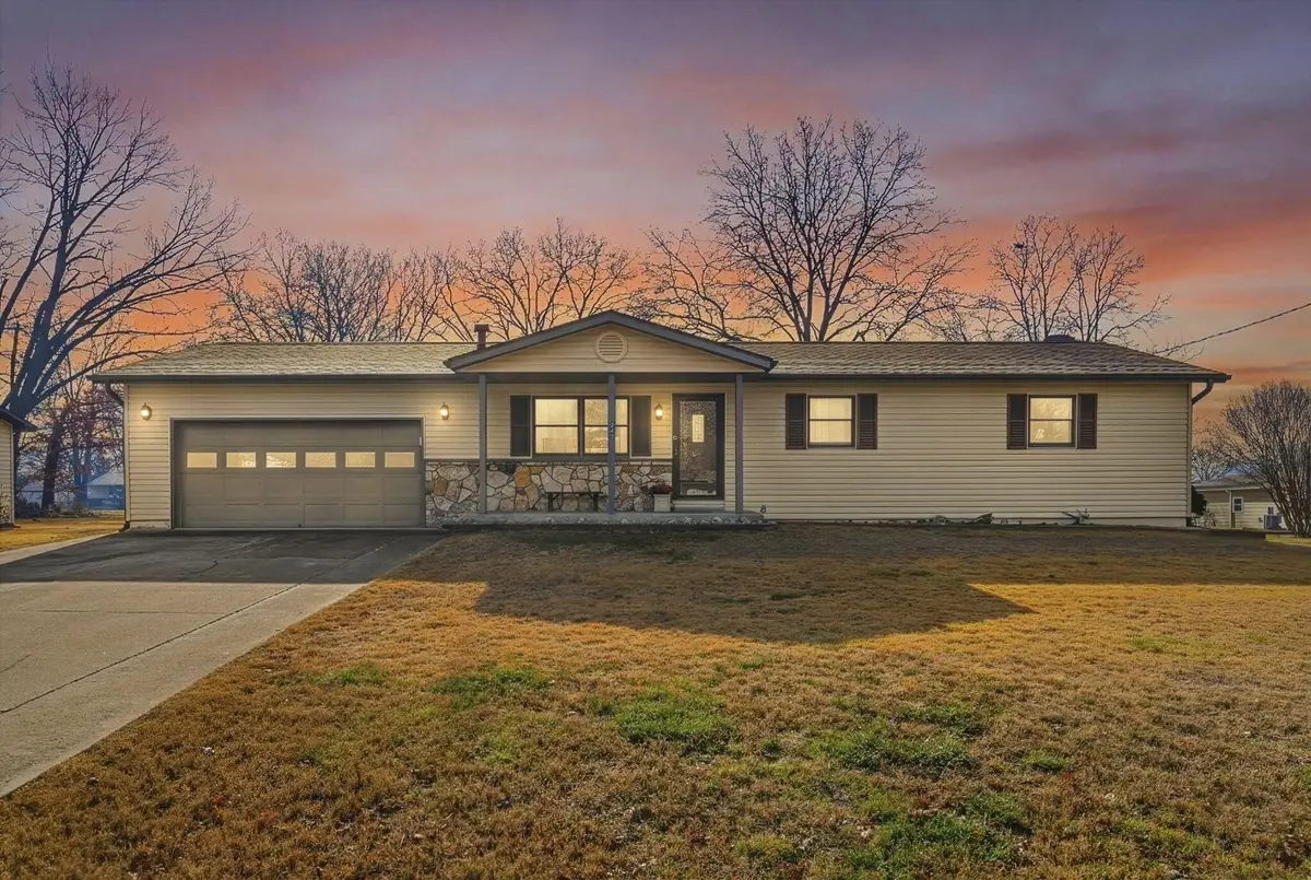 242 S Lakeshore Drive, Blue Eye, MO 65611 - Image #1