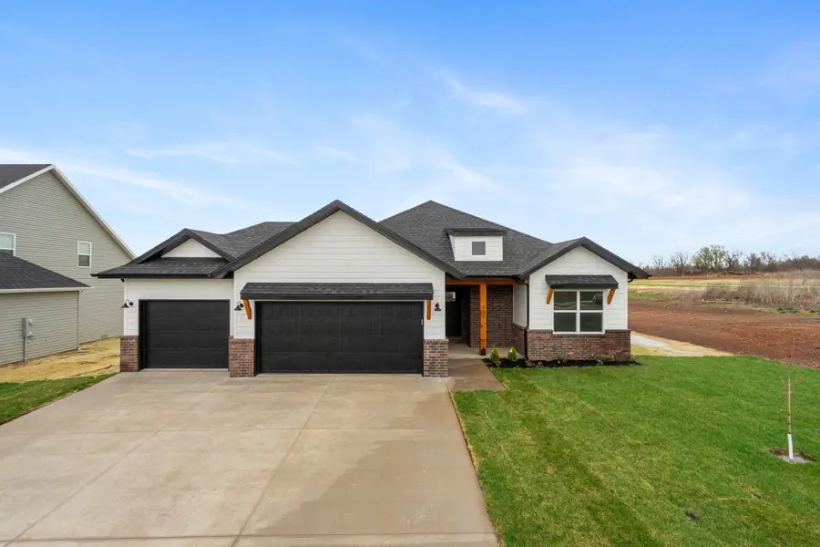 133 E Clayton Lane, Republic, MO 65738 - Image #2