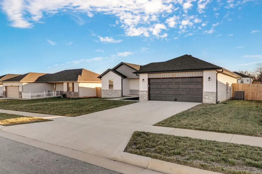 2974 N O'hara Avenue Avenue, Springfield, MO 65803 - Image #2