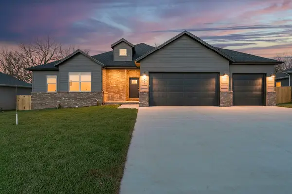 212 E Chloe Lane, Republic, MO 65738