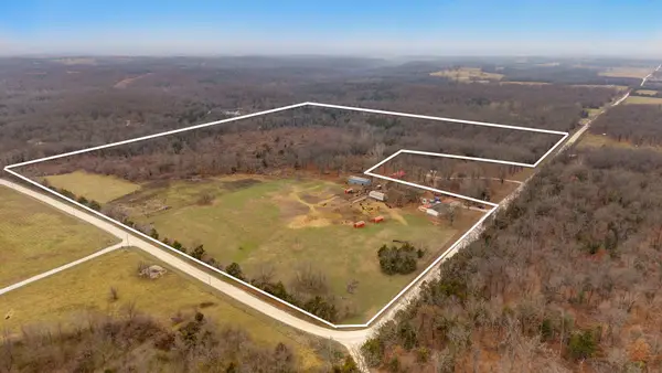 940 E 482nd Road, Bolivar, MO 65613