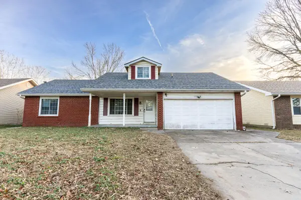 1058 E Cambridge Street, Springfield, MO 65807