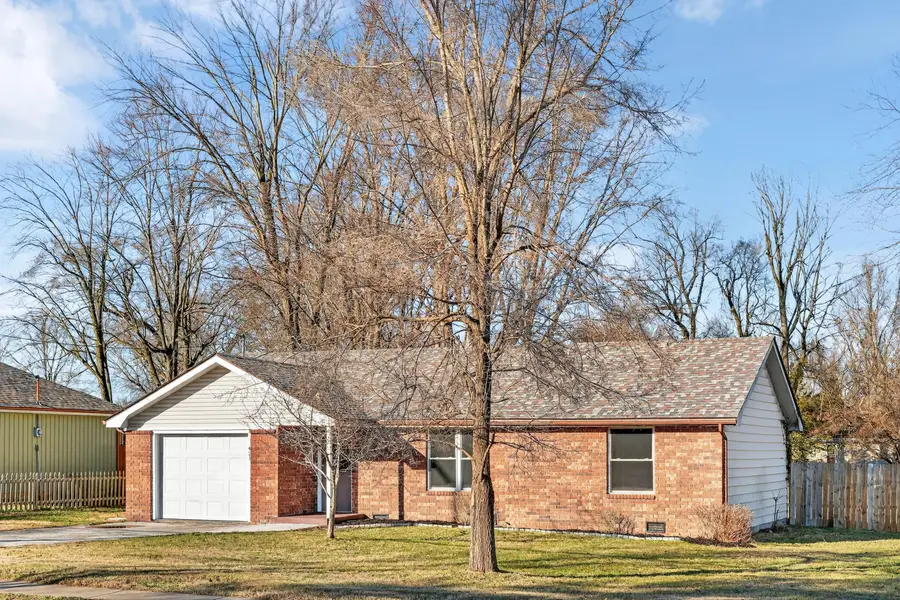 421 W Elm Street, Republic, MO 65738 - Image #2