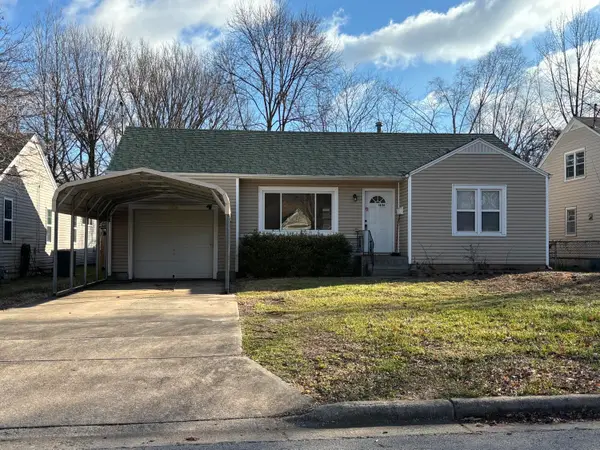 1836 S Kimbrough Avenue, Springfield, MO 65807