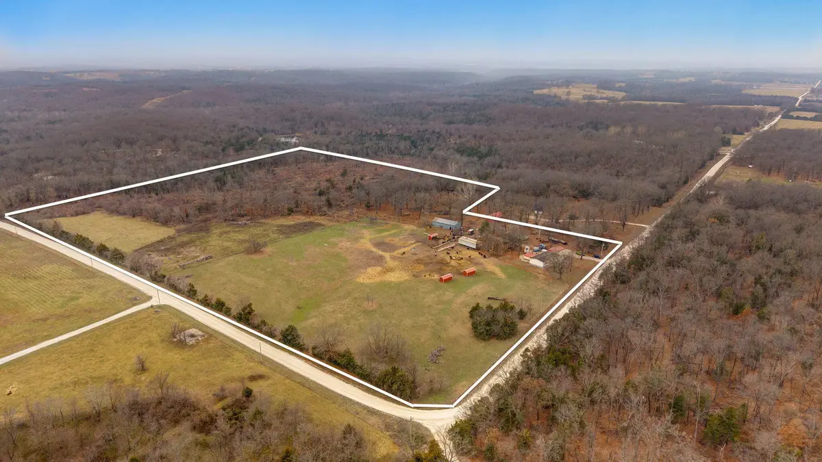 940 E 482nd Road, Bolivar, MO 65613 - Image #1
