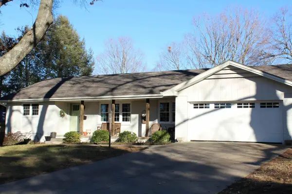 2916 S Chantilly Lane, Springfield, MO 65804