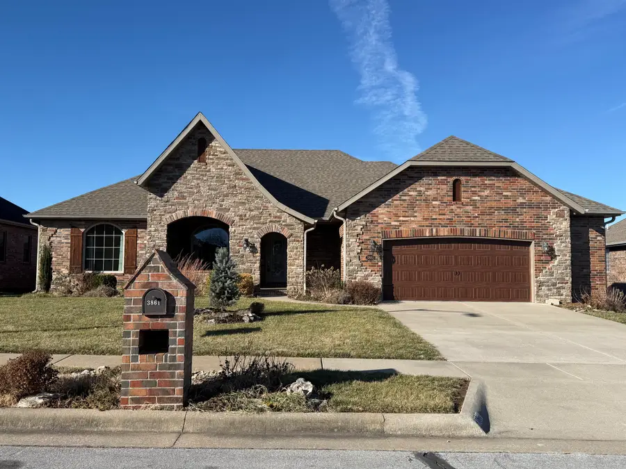 3861 N Slavens Avenue, Springfield, MO 65803 - Image #2