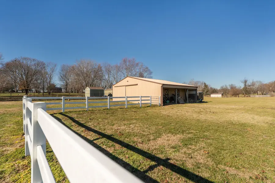 1237 W Will Aven Court, Nixa, MO 65714 - Image #2