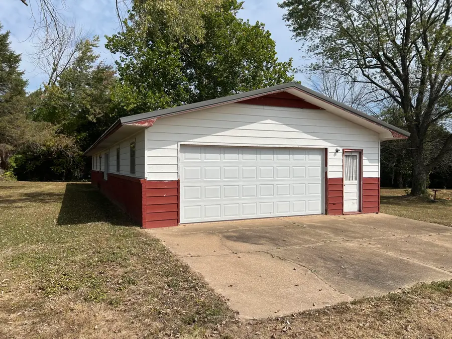 4262 Highway D, Bolivar, MO 65613 - Image #2