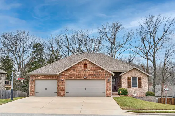 5643 S Cloverdale Lane, Battlefield, MO 65619