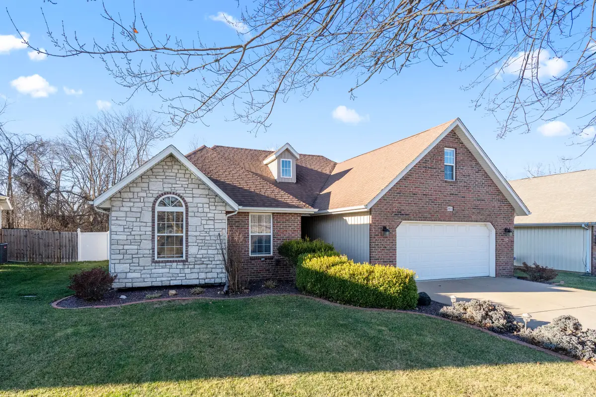 3831 S Walnut Hill Avenue, Springfield, MO 65807 - Image #1