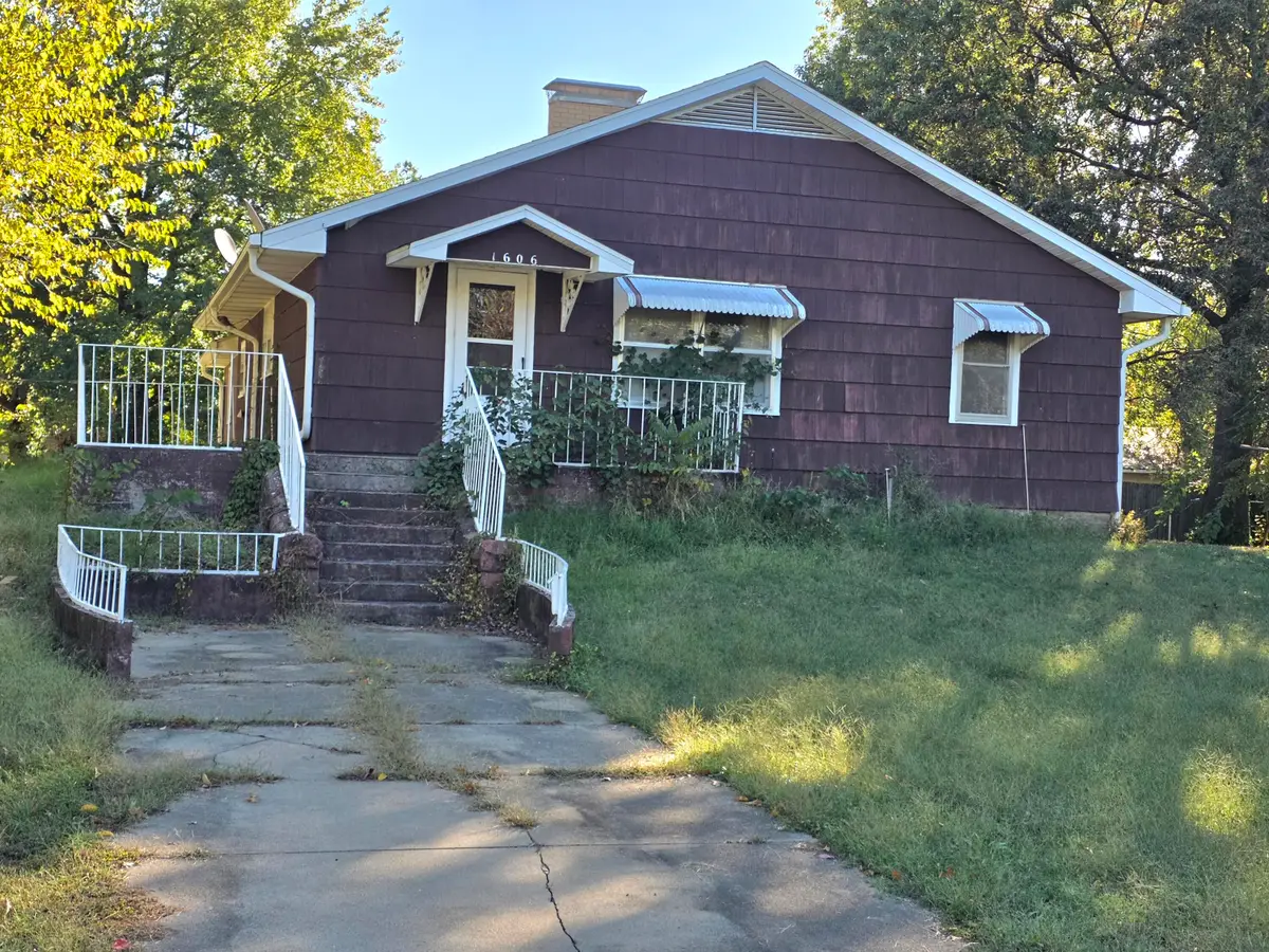 1604 College Street, Lamar, MO 64759 - Image #1