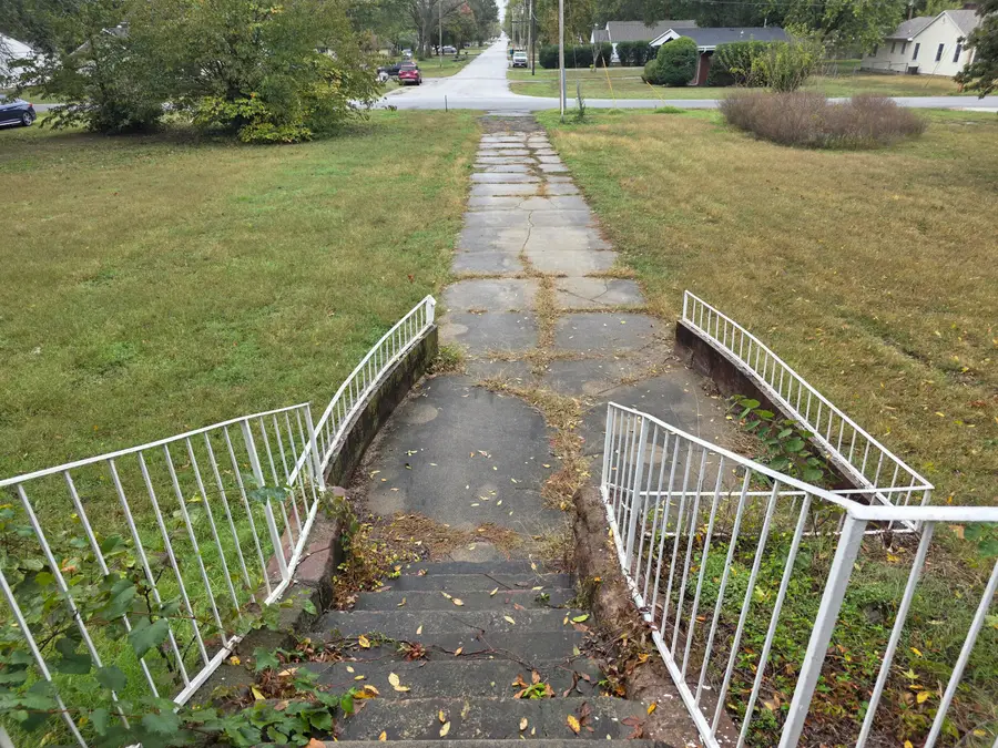 1604 College Street, Lamar, MO 64759 - Image #3