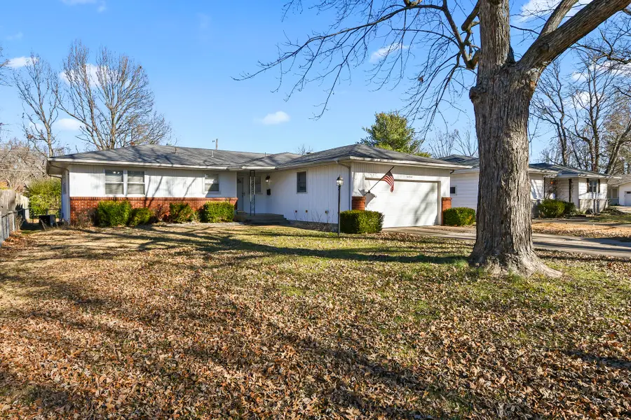 1541 E Crestview Street, Springfield, MO 65804 - Image #2