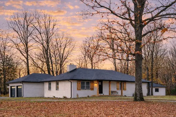 12163 W State Highway Tt, Republic, MO 65738