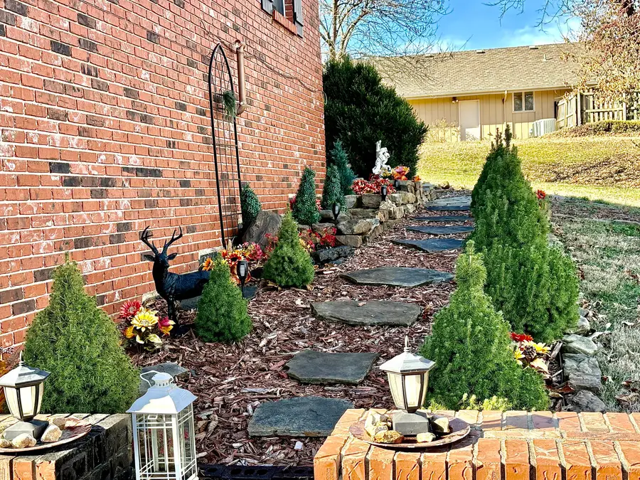 624 Oak Grove Avenue, Monett, MO 65708 - Image #3