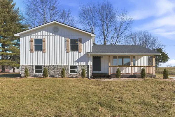 7208 N Farm Rd 133, Springfield, MO 65803