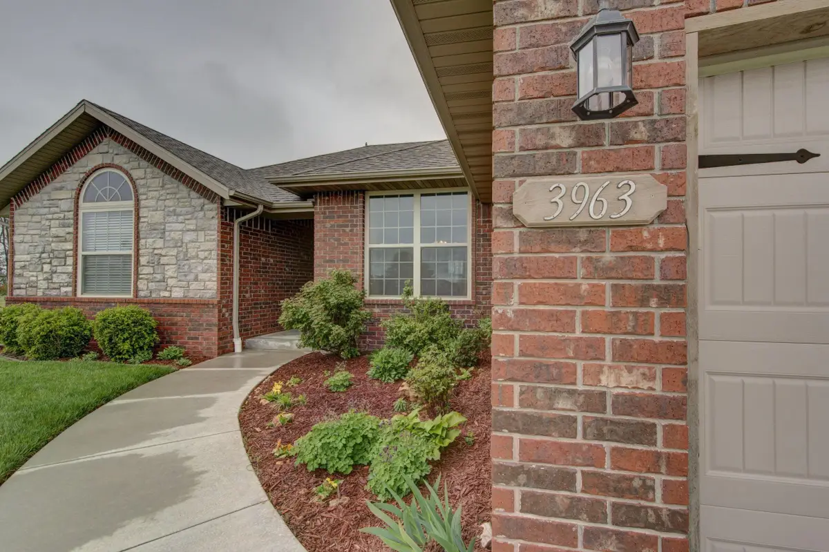 3963 W Tall Pine Court, Springfield, MO 65810 - Image #1