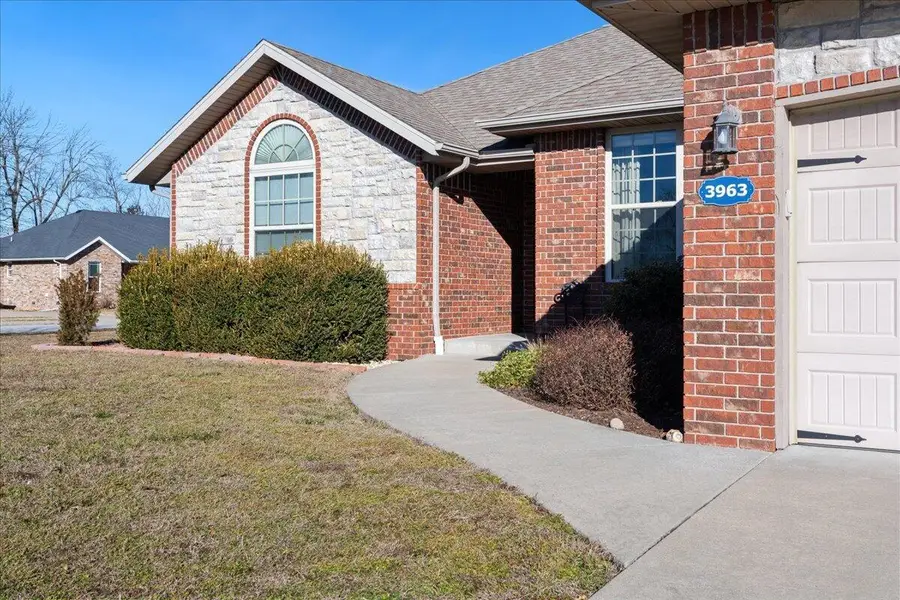 3963 W Tall Pine Court, Springfield, MO 65810 - #3