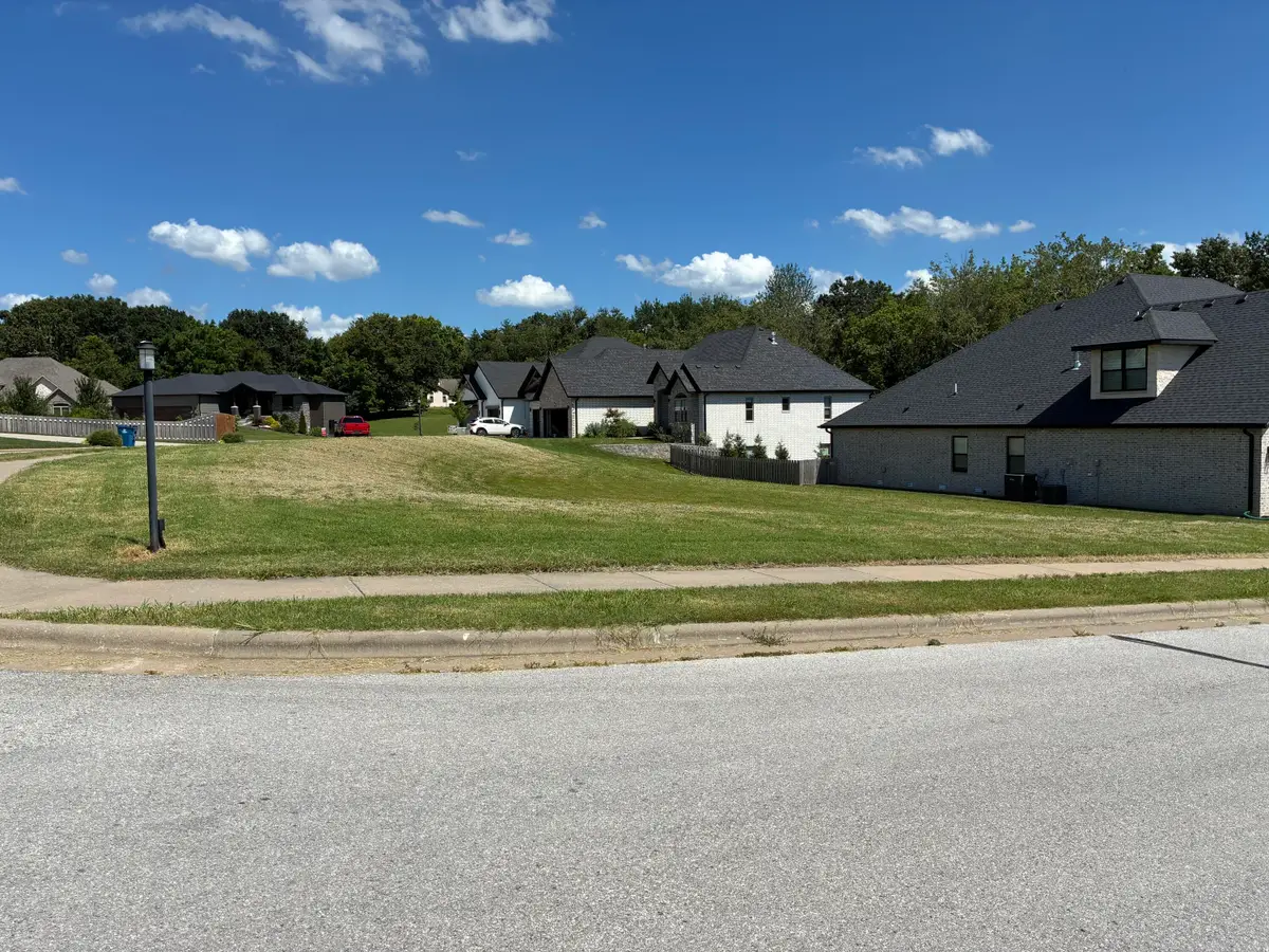 702 S Hickory Drive, Springfield, MO 65809 - Image #1