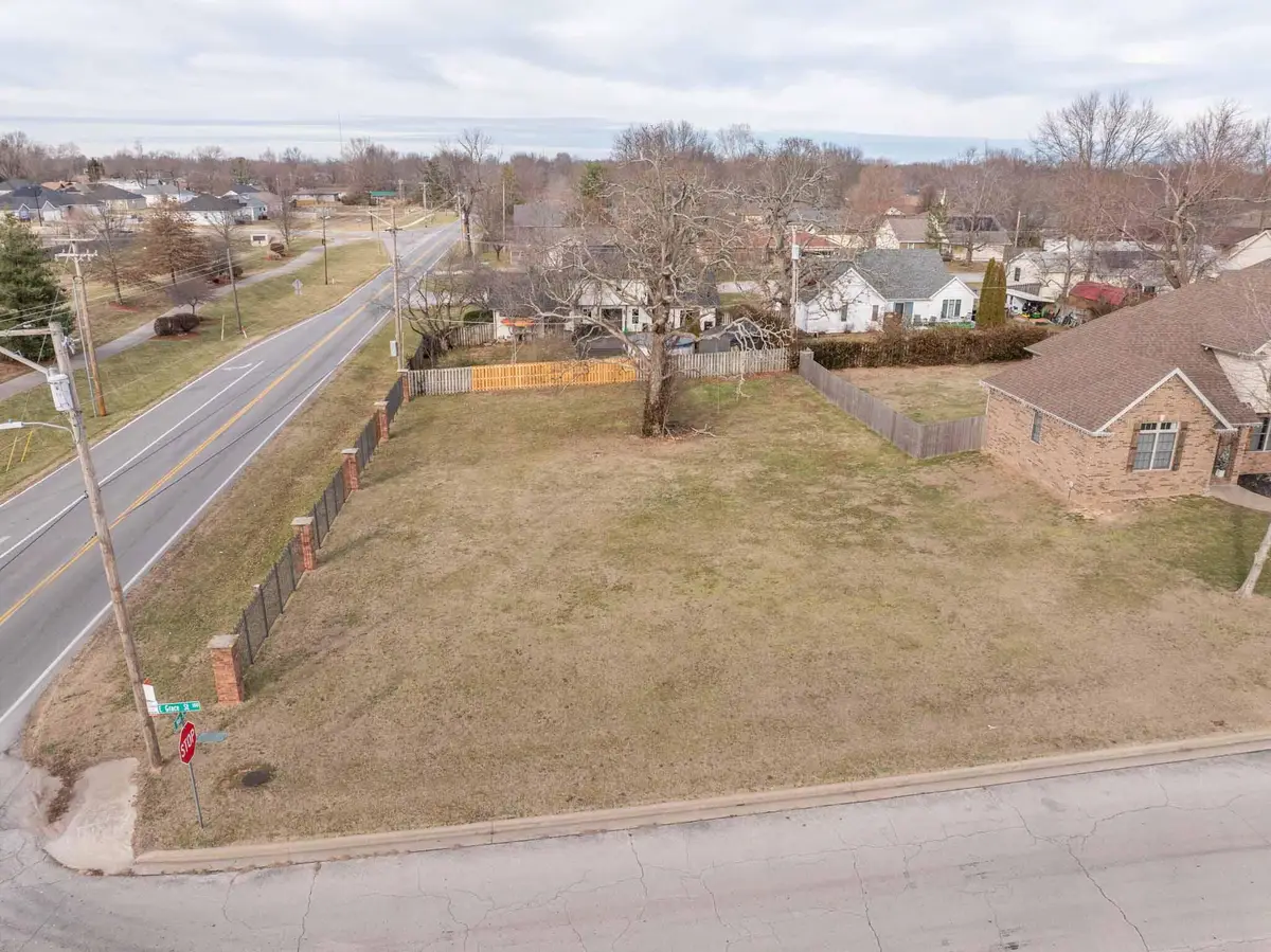 101 E Grace Street, Republic, MO 65738 - Image #1