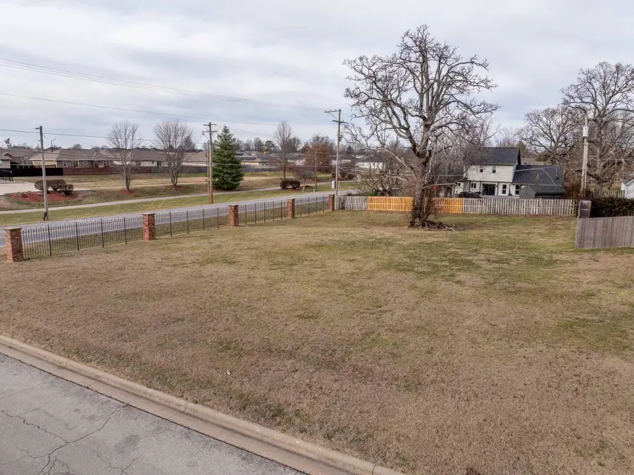 101 E Grace Street, Republic, MO 65738 - Image #2