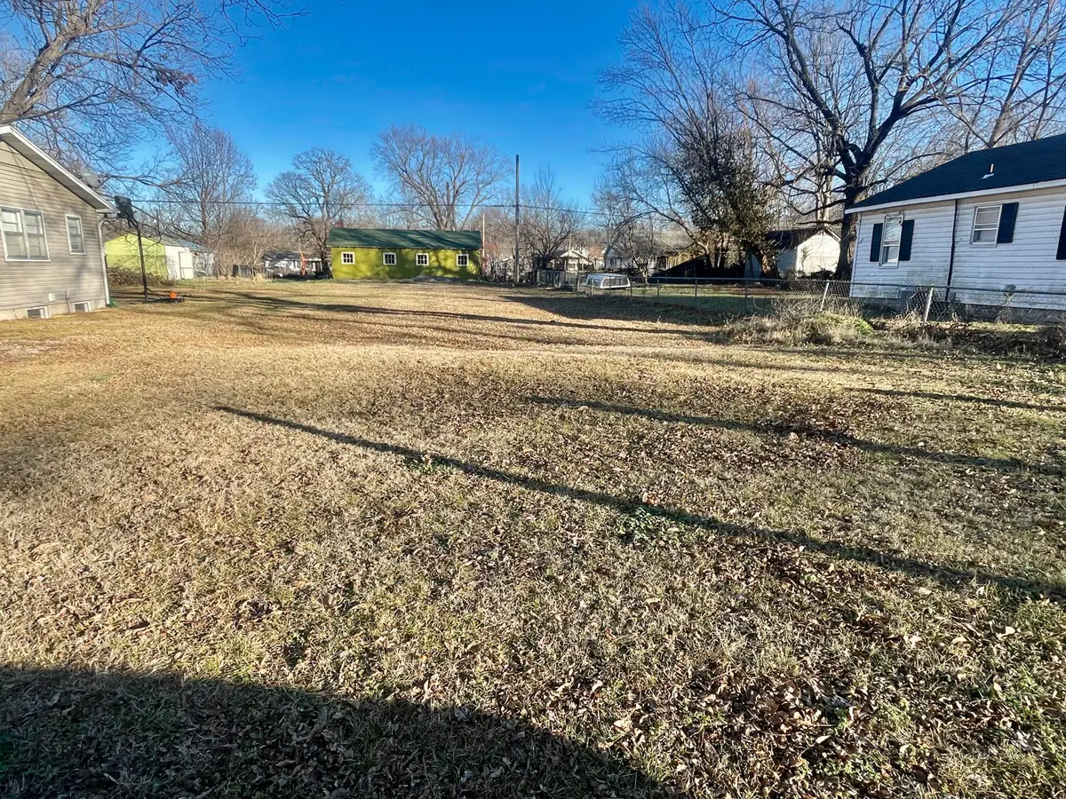 2104 N Park Avenue, Springfield, MO 65803 - Image #1