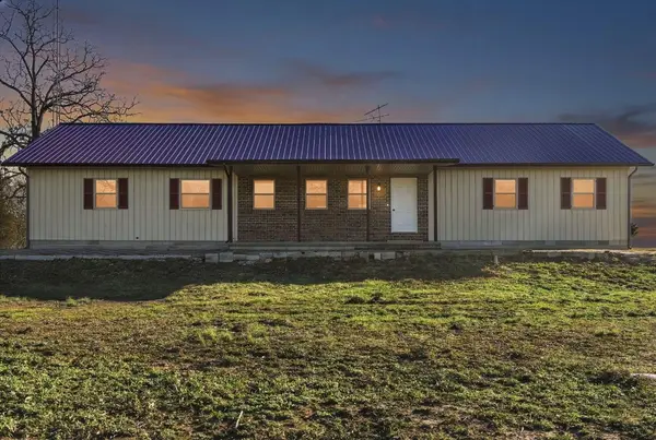 10058 Farm Road 2015, Monett, MO 65708