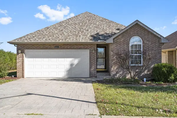 602 S Casa Grande Avenue, Springfield, MO 65802