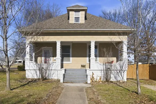 306 W County Street, Monett, MO 65708