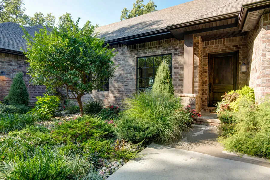 999 S Amber Court, Nixa, MO 65714 - Image #2