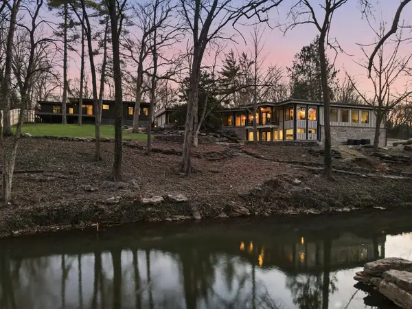 1318 S Jones Mill Lane, Springfield, MO 65809