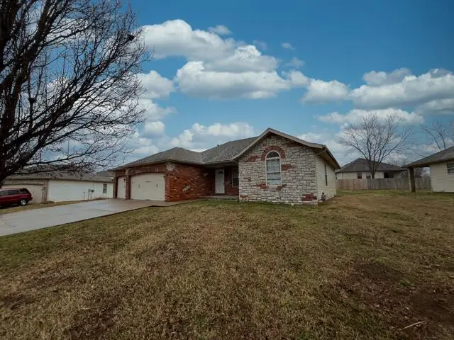 5704 S Vicksburg Battle Court, Brookline, MO 65619 - Image #2