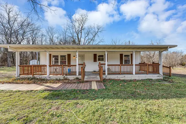 8785 N Farm Rd 181, Springfield, MO 65803