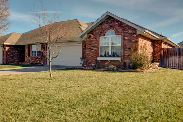 606 N Ellen Street, Nixa, MO 65714