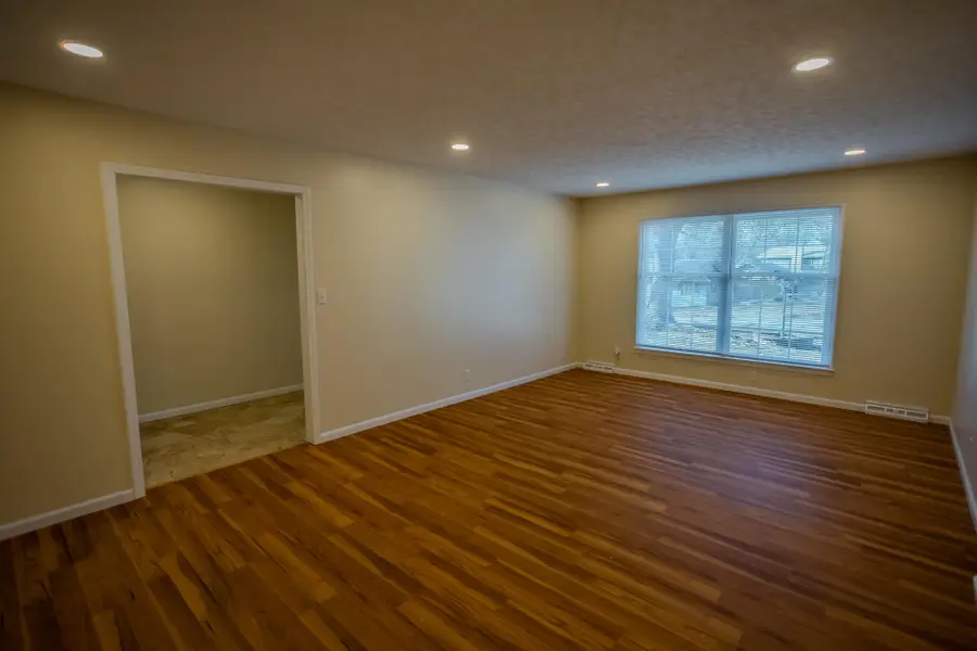 2209 E Ridgewood Drive, Springfield, MO 65804 - Image #3