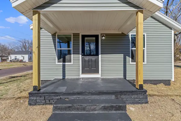 2435 W Calhoun Street, Springfield, MO 65802
