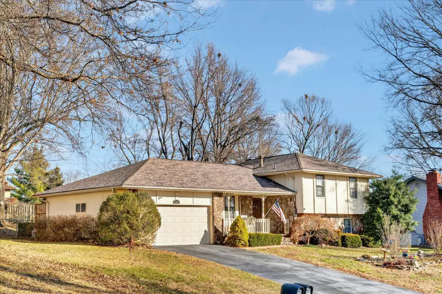 2047 W Blakey Street, Springfield, MO 65810 - Image #2