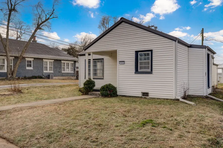 103 E Meadow Avenue, Crane, MO 65633 - Image #2