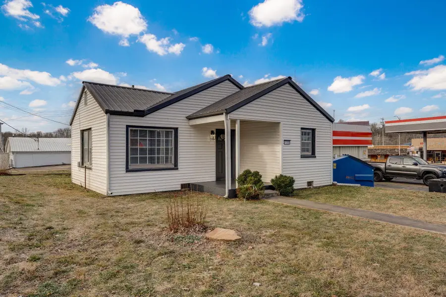 103 E Meadow Avenue, Crane, MO 65633 - Image #3