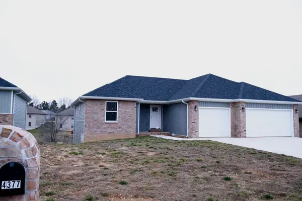 4377 N Toby Avenue, Springfield, MO 65803