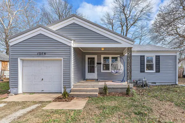 1206 S Crutcher Avenue, Springfield, MO 65804