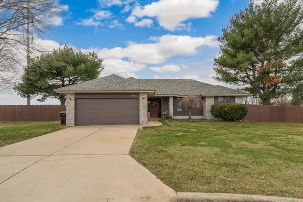 4070 W Cambridge Street, Springfield, MO 65807