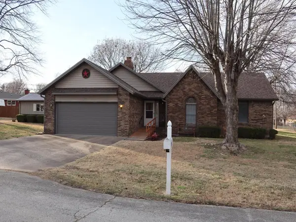 609 Lakeview Drive, Aurora, MO 65605